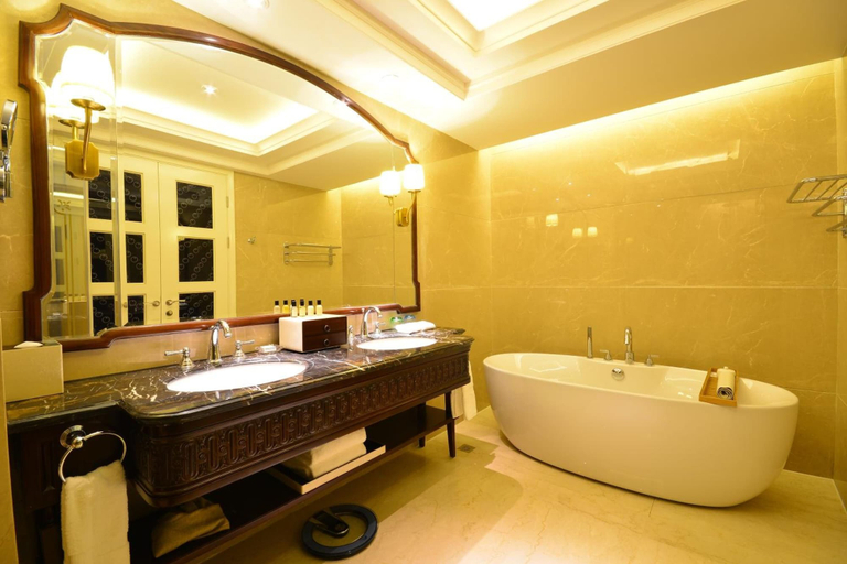 Bathroom 5, Urban Island Hotel Shanghai, Shanghai