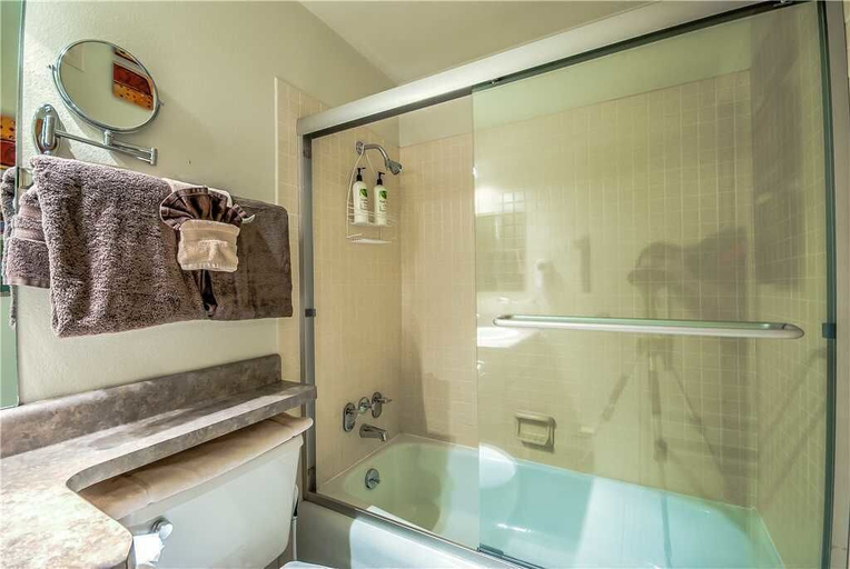 Bathroom 2, The West 3238, Routt