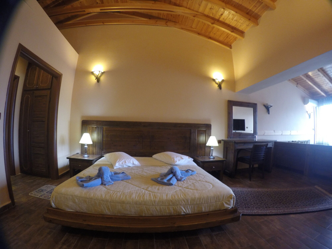 Bedroom 3, Loggas Hotel, West Macedonia