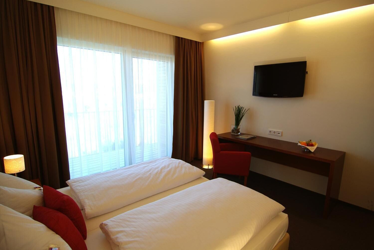 Bedroom 3, Hotel & Restaurant Christkindlwirt, Steyr