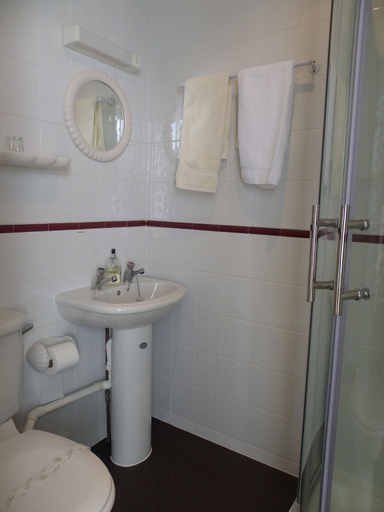 Bathroom 4, Maison Dieu Guest House, Kent