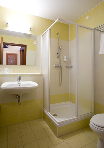 Bathroom 4, Hotel Salinera - Sava Hotels & Resorts, Piran