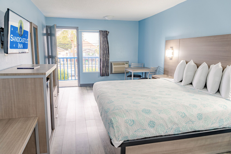 Bedroom 4, Sandcastle Inn, Chatham