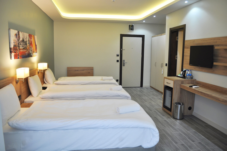 Bedroom 4, Marti Beach Hotel, Kuşadası