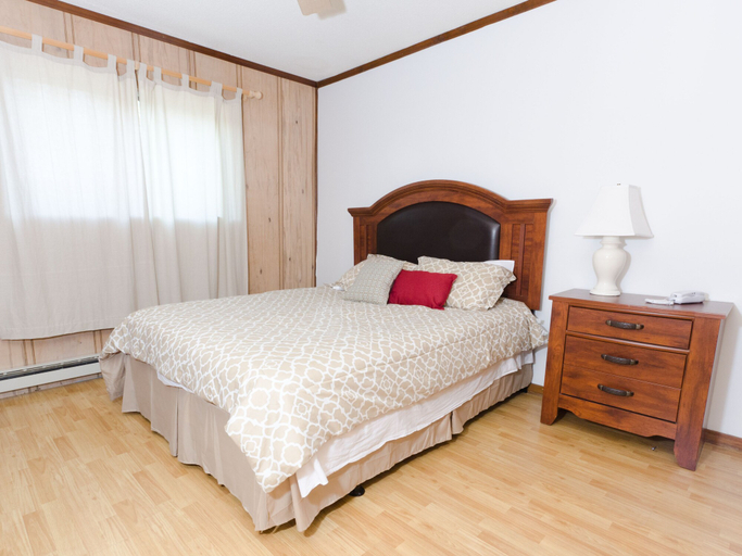 Bedroom 4, Snowcrest, Pocahontas