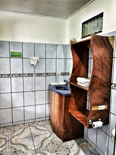 Bathroom 3, Mar Inn Bed & Breakfast, Puntarenas