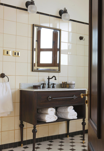 Bathroom 4, Hotel Boutique Castillo Rojo, Santiago