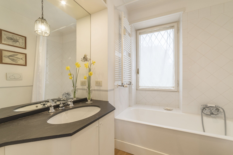 Bathroom 2, Micheli 4 Pax Apartment with Terrace, Roma