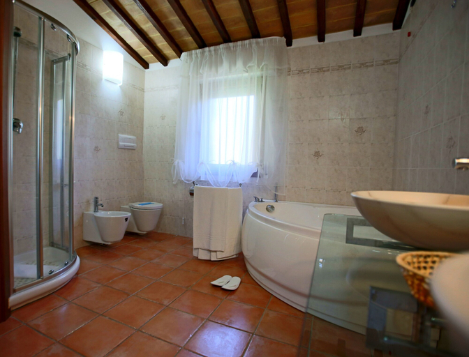 Bathroom 3, Hotel al Brunello di Montalcino, Siena