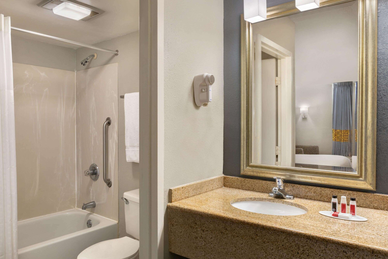 Bathroom 5, Baymont by Wyndham Wilmington, New Hanover