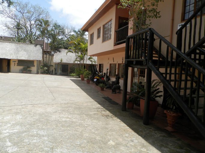 Exterior & Views 21