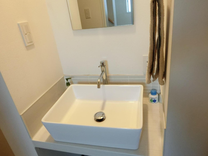 Bathroom 3, Plage yuigahama, Kamakura