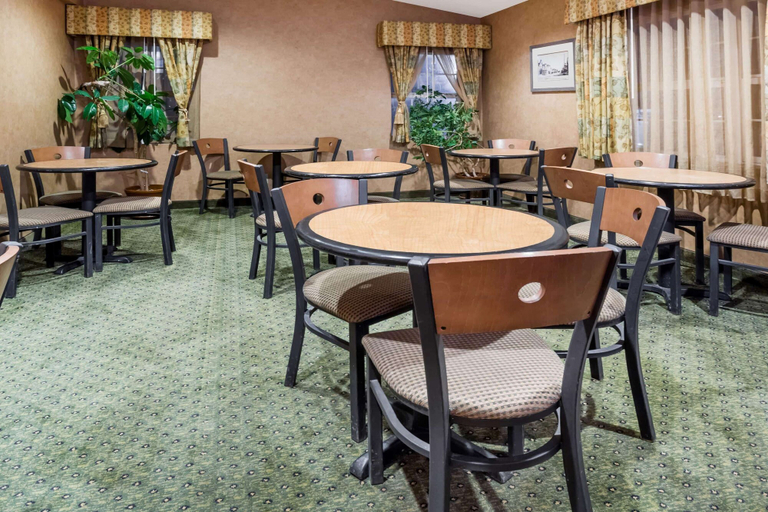 Food & Drinks 5, Ramada by Wyndham Frisco, Summit