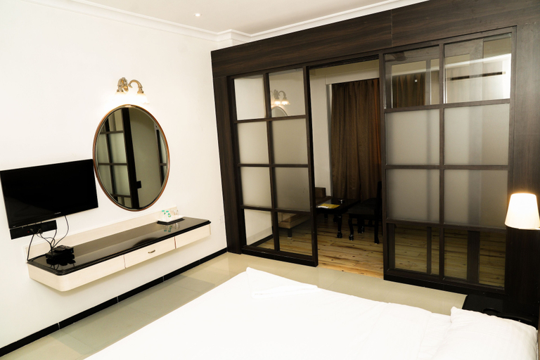 Bedroom 3, Hotel Sunshine Inn, Mumbai Suburban