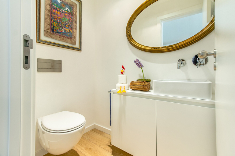 Bathroom 3, Luxury Beach Experience in Lisbon, Oeiras