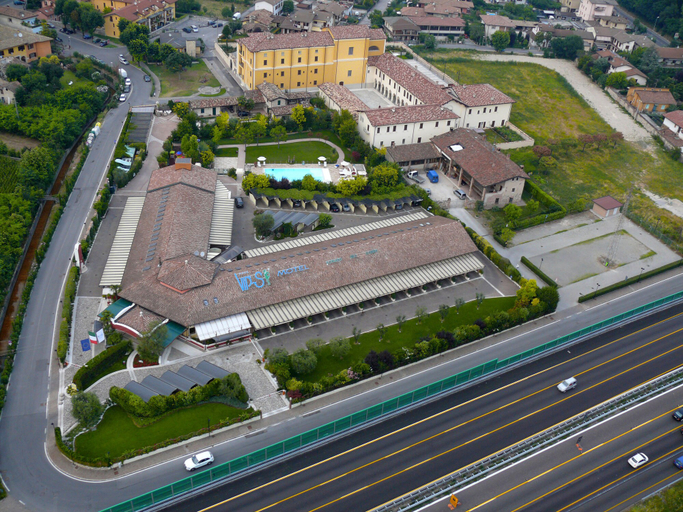 Exterior & Views 2, Vip's Motel Luxury Accommodation & Spa, Brescia