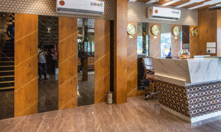 Others 5, Hotel Hometown - Near BKC, Mumbai City