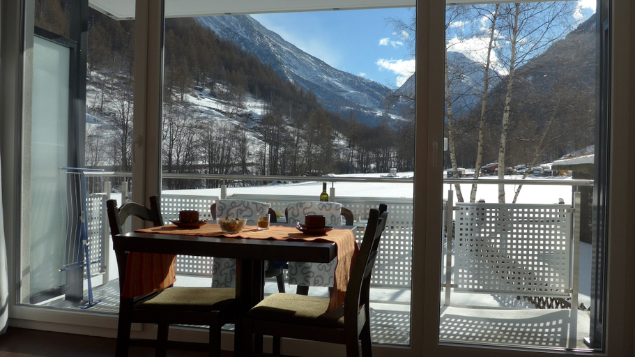 In-room dining 2, Haus Amici, Saas-Grund, Visp