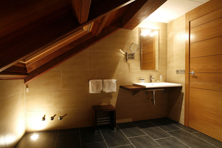 Bathroom 3, Altaïr Hotel, A Coruña