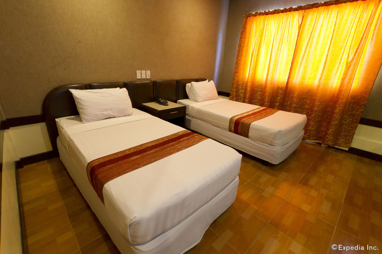 Bedroom 3, Holiday Spa Hotel, Cebu City