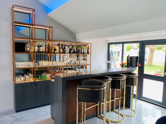Food & Drinks 5, Kyriad Meaux, Seine-et-Marne
