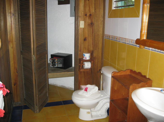 Bathroom 3, Xtabi Resort