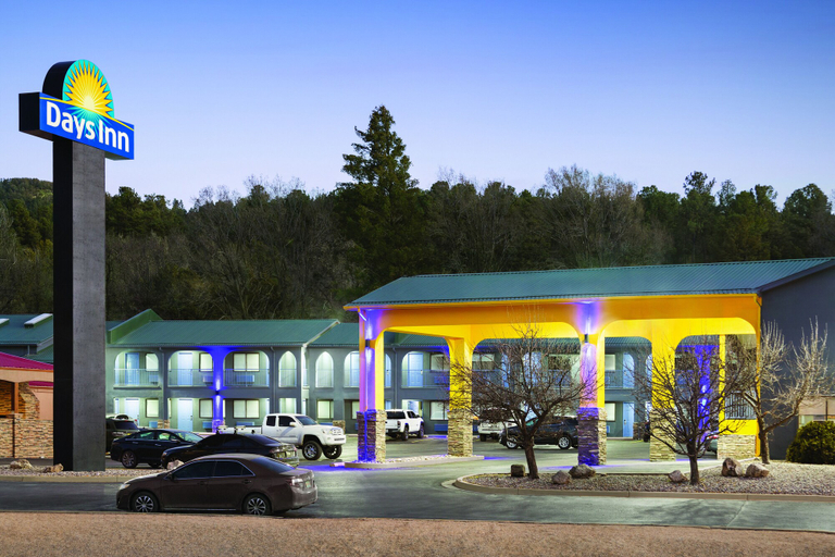 Exterior & Views 2, Days Inn by Wyndham Ruidoso Downs, Lincoln