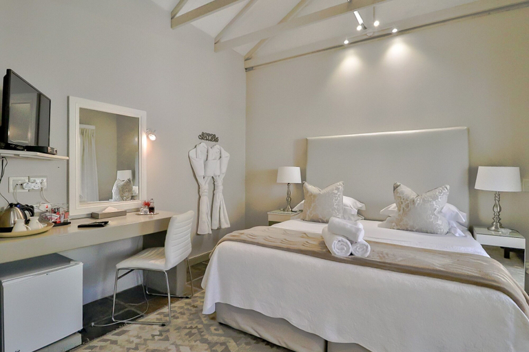 Bedroom 3, Hermanus Lodge on the Green, Overberg