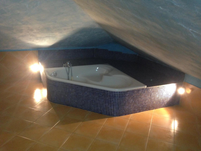 Bathroom 4, Apartaments Solmar, Girona