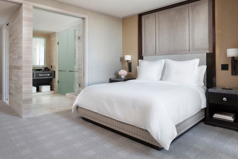 Bedroom 4, Four Seasons Hotel One Dalton Street, Boston, Boston