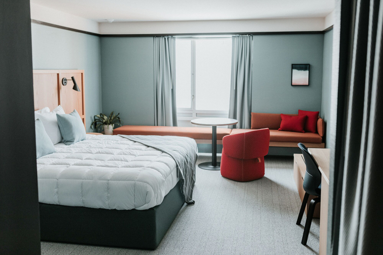 Bedroom 3, Haworth Hotel at Hope College, Ottawa