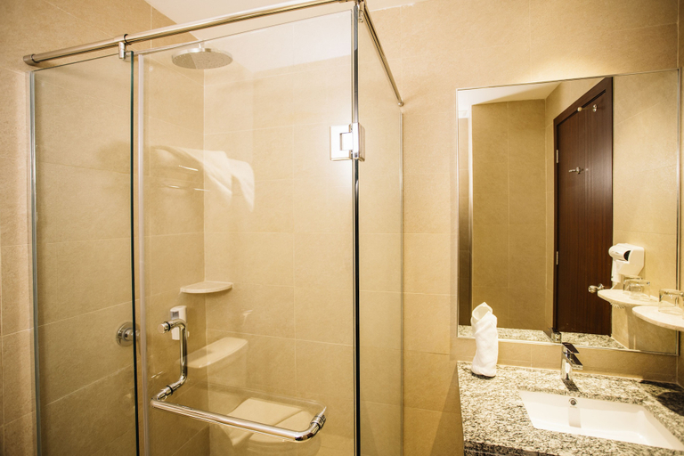 Bathroom 5, Grand TW Batam Center Hotel & Convention, Batam