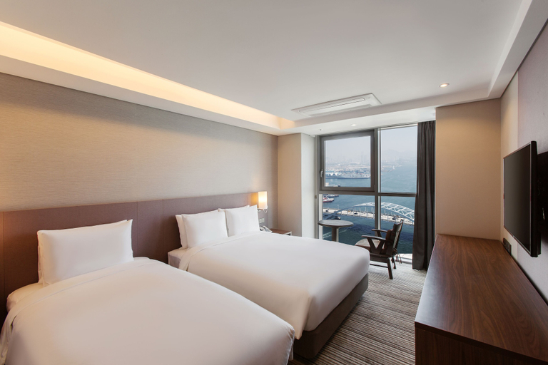 Bedroom 3, Hotel Adela, Yeongdo