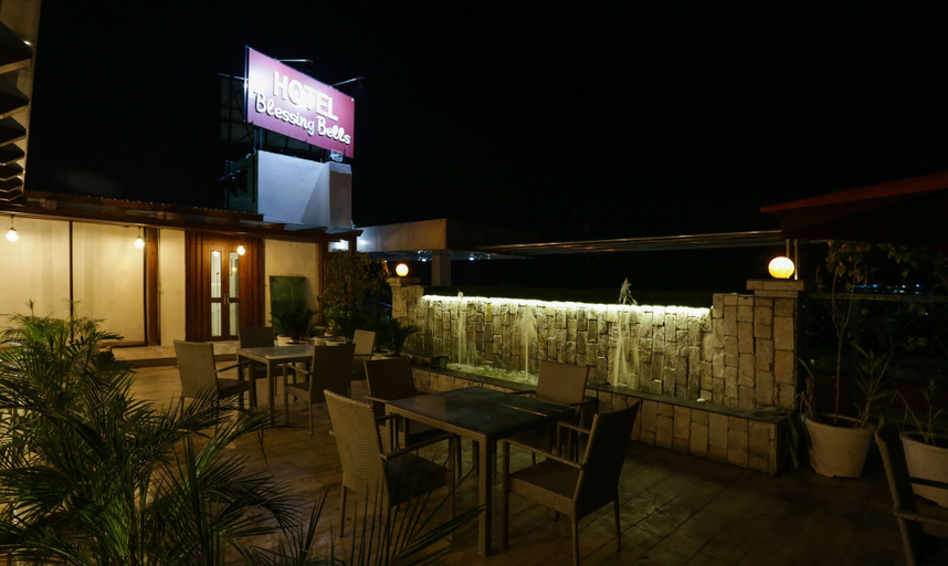Food & Drinks 5, Treebo Blessing Bells, Dehradun