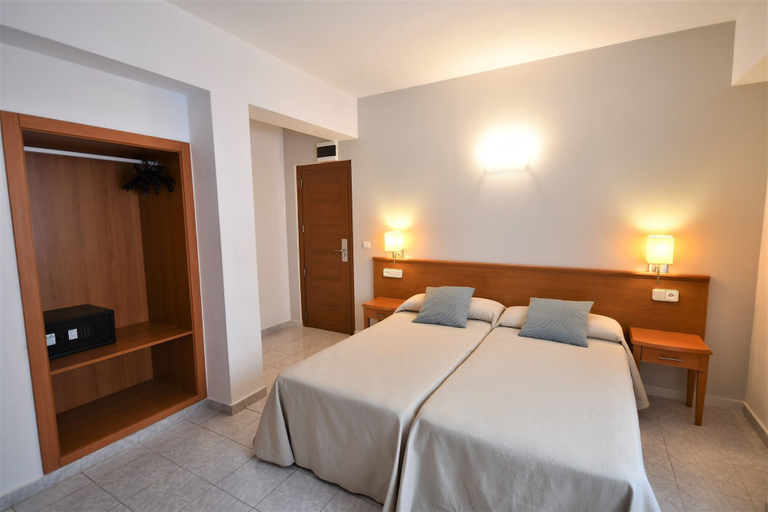 Bedroom 3, Hostal Mallorca, Baleares