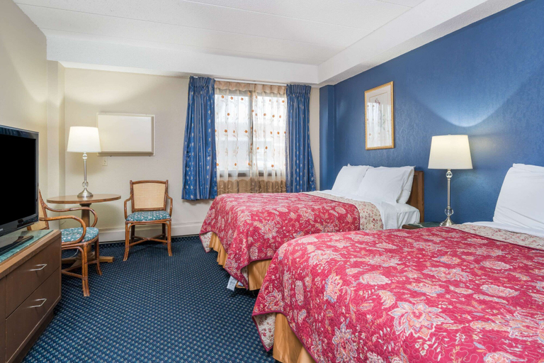 Bedroom 4, Knights Inn Litchfield, Meeker