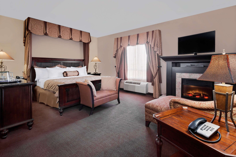 Bedroom 3, Ramada by Wyndham Stettler, Division No. 7