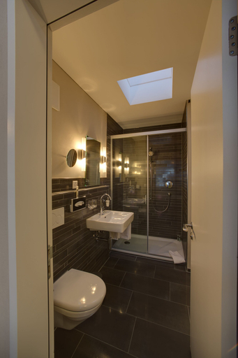 Bathroom 5, Boutique Hotel Bellevue, Interlaken