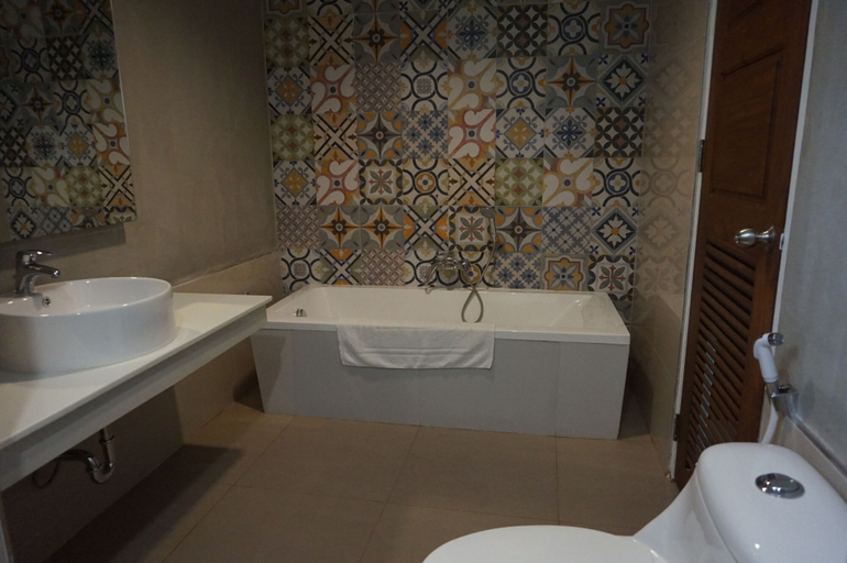 Bathroom 3, Mila Garden Hotel, Muang Roi Et