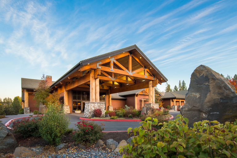 Exterior & Views 1, Riverhouse Lodge, Deschutes