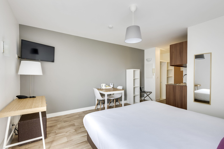 Bedroom 3, Appart'Hotel Victoria Garden Pau, Pyrénées-Atlantiques