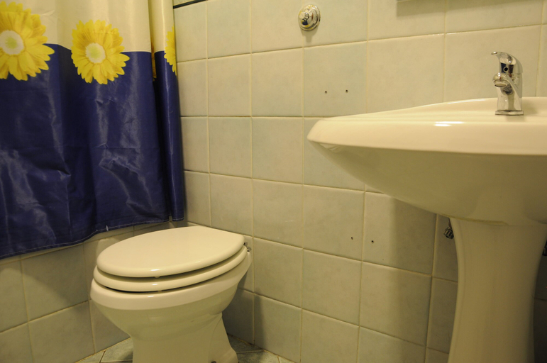 Bathroom 5, Hotel Farini, Rome