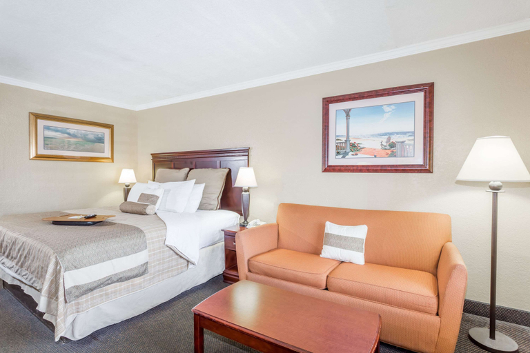 Bedroom 3, Days Inn by Wyndham Destin, Okaloosa