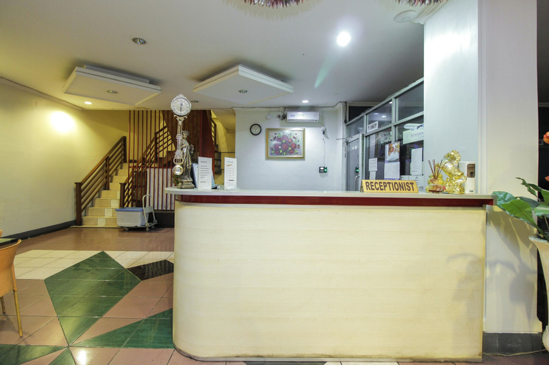 Public Area 3, RedDoorz near Bethesda Manado, Manado