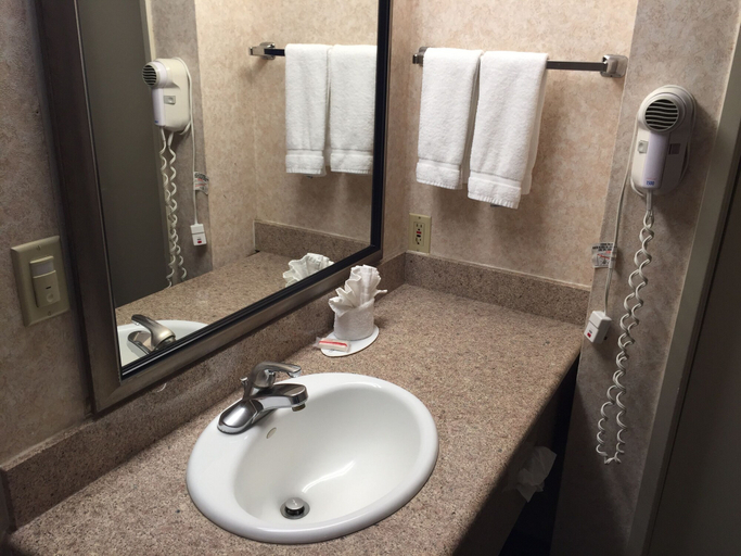 Bathroom 4, Triplodge of Santa Clarita, Los Angeles