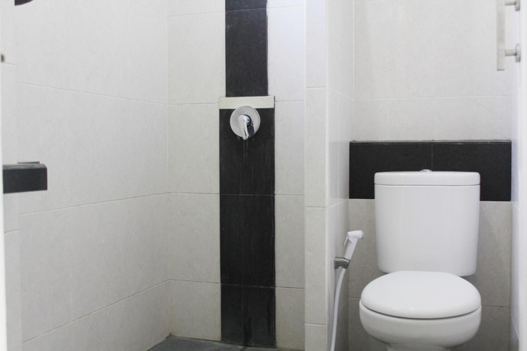 Bathroom 4, Mangga Bali Inn, Badung