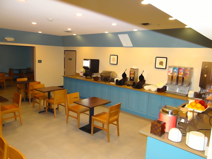 Food & Drinks 5, Country Inn & Suites by Radisson, Salisbury, MD, Wicomico