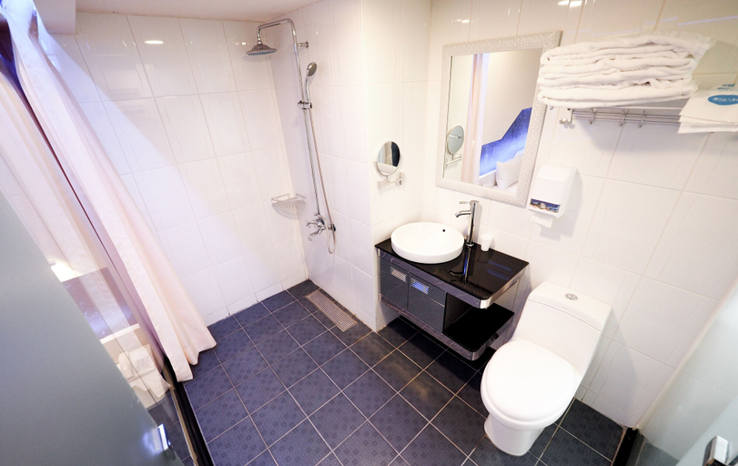 Bathroom 5, Galaxia Business Hotel, Taichung
