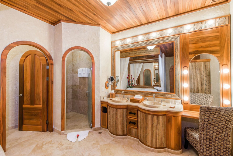 Bathroom 5, The Springs Resort and Spa at Arenal, San Carlos