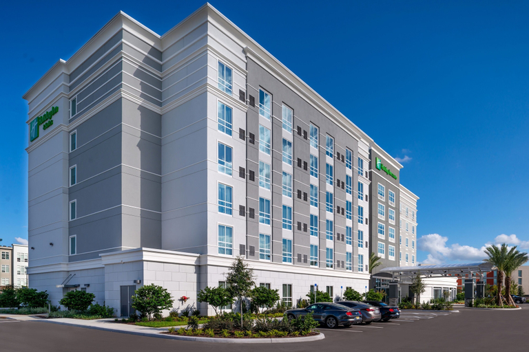 Holiday Inn & Suites Orlando - International Dr S - Tap to explore photos